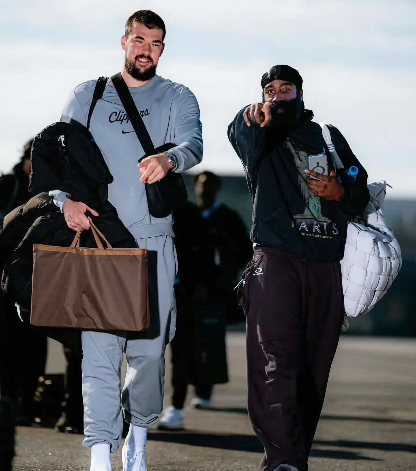 今夜洛杉矶快船调整名单以备全明星赛；造点机会环节打磨；质疑声仍在；心理建设被强调 