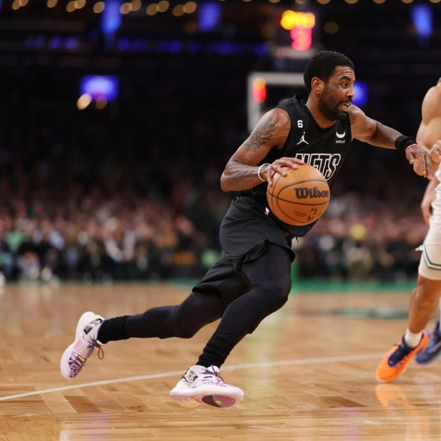 关于NBA常规赛冲刺阶段走向成谜;埃因霍温门线救险;球迷炸锅;阵容厚度经受考验的信息 关于NBA常规赛冲刺阶段走向成谜;埃因霍温门线救险;球迷炸锅;阵容厚度经受考验的信息