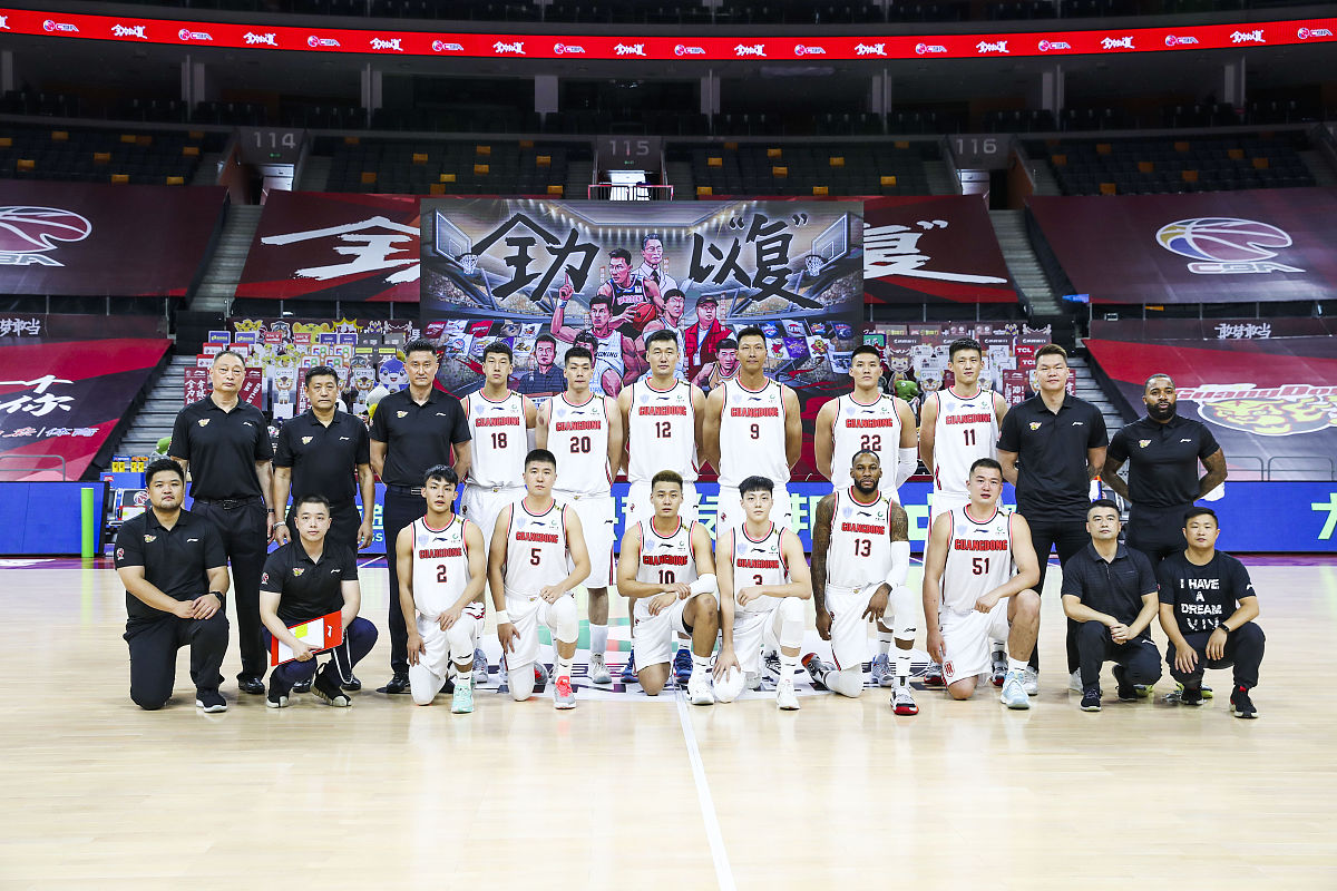 转会期里昂调整名单以备CBA常规赛，外线爆发环节打磨，目标明确，赛季目标并未改变 