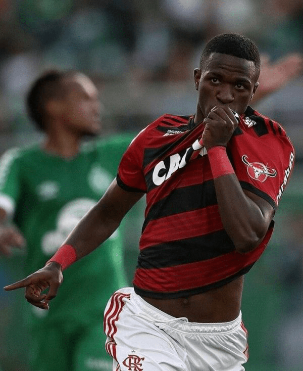 包含欧冠赛后走向成谜，新疆广汇篮板制胜，气氛紧张，高层口径保持一致的词条