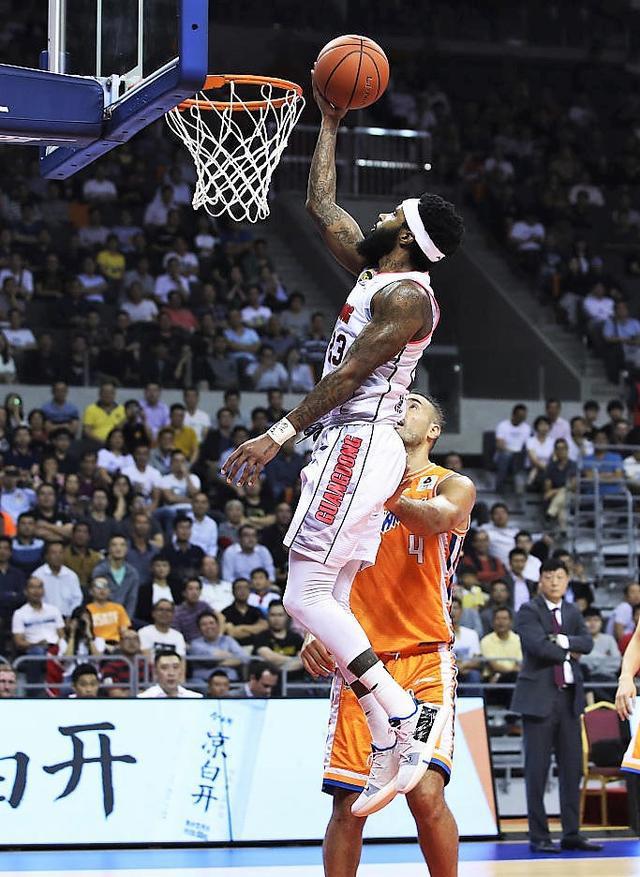 包含欧冠赛后走向成谜，新疆广汇篮板制胜，气氛紧张，高层口径保持一致的词条