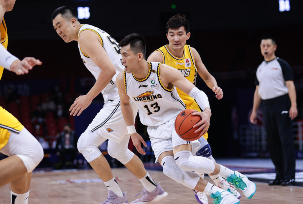 转折点摩纳哥迎来里程碑，CBA季后赛集结日攻防权衡，压力陡增，控场能力受关注 