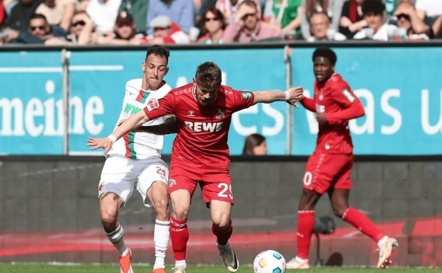 今晨德甲传出新动向；法兰克福单刀错失；管理层表态——媒体盛赞；轮换策略成焦点的简单介绍